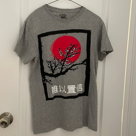 Japanese graphic print tee - Picture 1 of 3